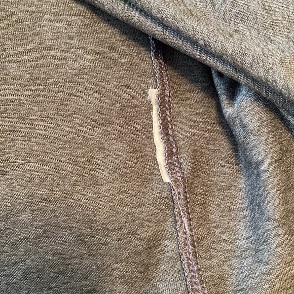 The Nike Tee dry fit Yale long-sleeve shirt, size XL - Picture 7 of 8